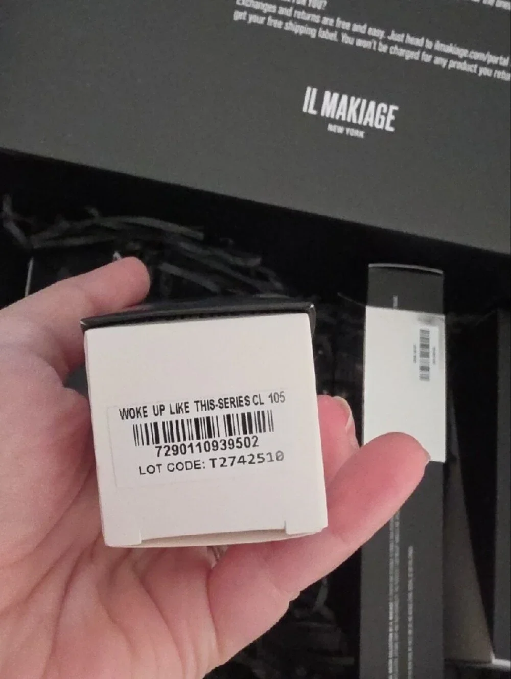 IL MAKIAGE Poreless Flawless Brush 100 All Day Wear 105 Foundation 4 Items